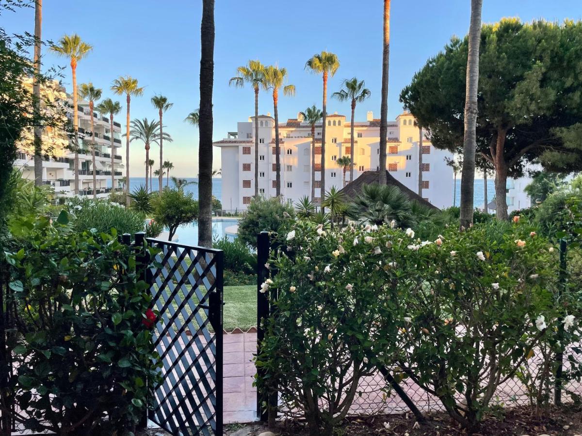 Mi Capricho, Beachfront, Grownfloor, Private Garden & Terrace Sitio de Calahonda Dış mekan fotoğraf