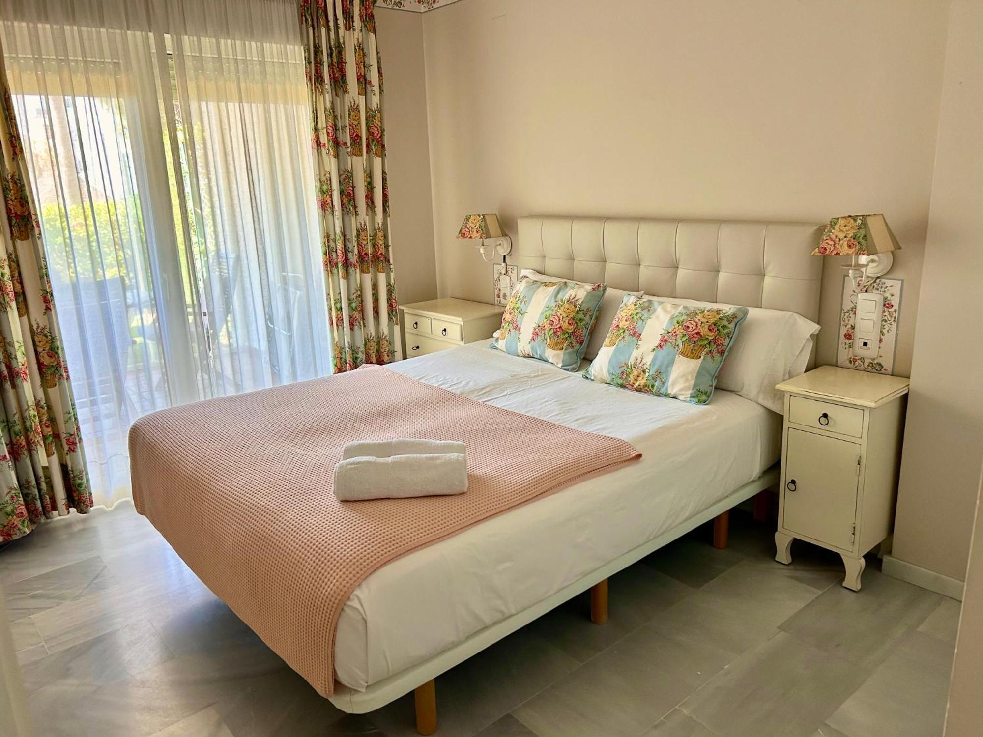 Mi Capricho, Beachfront, Grownfloor, Private Garden & Terrace Sitio de Calahonda Dış mekan fotoğraf